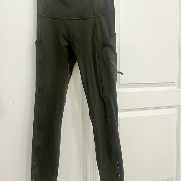 Lulu Lemon leggings (like new) - Picture 1 of 2